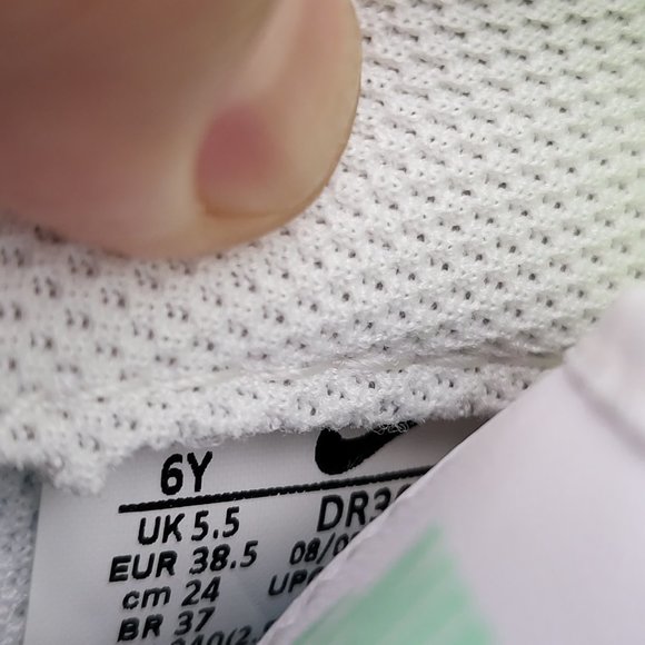 NEW Youth 6 / Women 7.5 Nike Air Force 1 LV8 - DR3098-100 - Picture 3 of 9